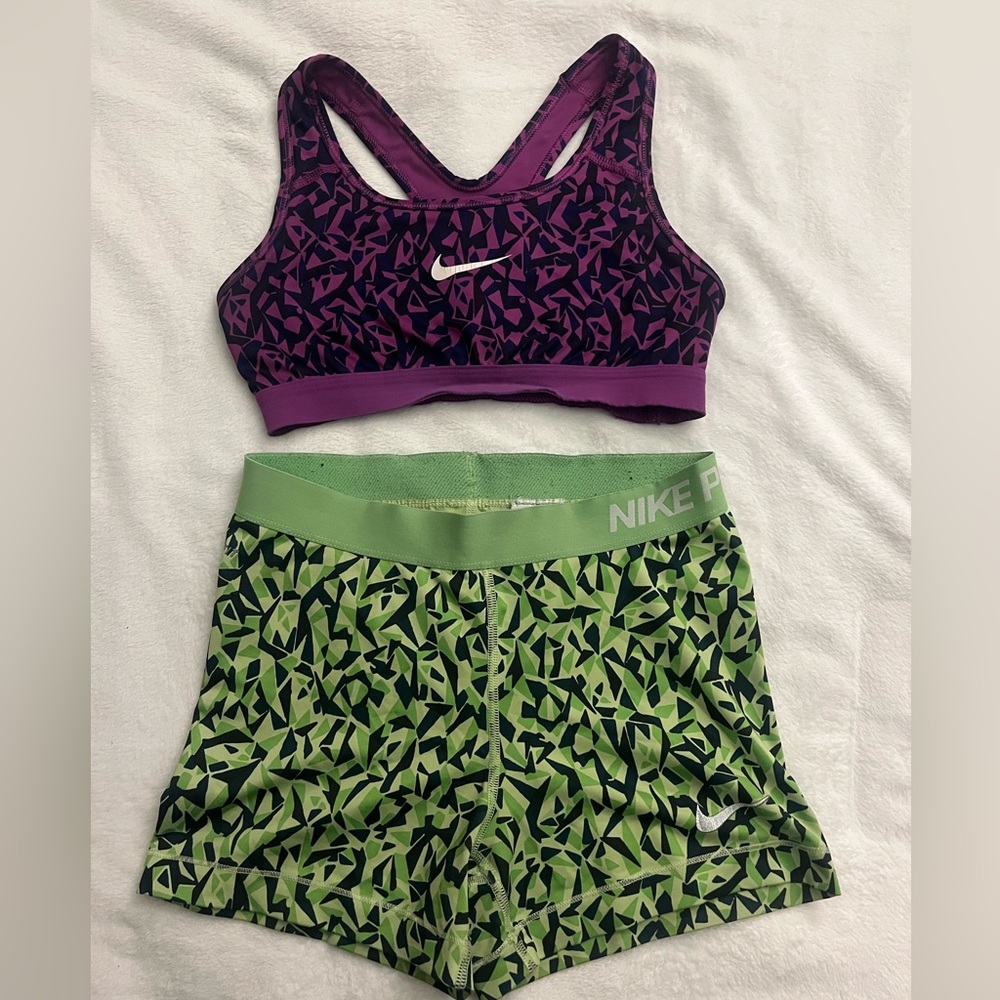 Nike pros and sports bra set